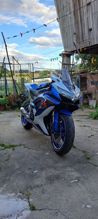 Vendo ou troco Suzuki GSXR 600 K8