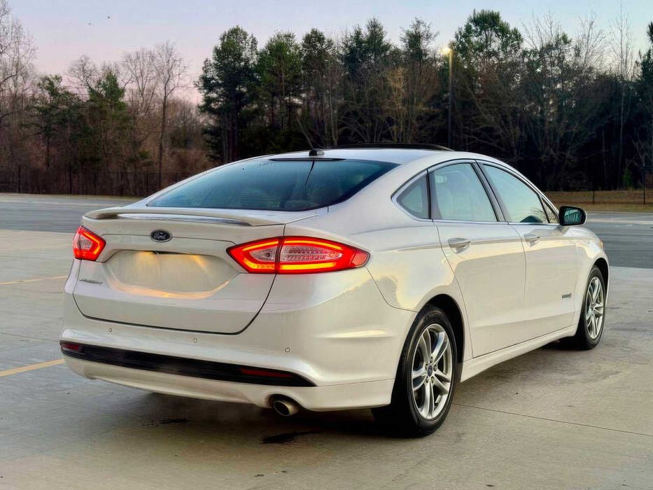 Ford Fusion Titanium      2015
