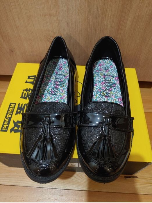 Лофери лаковані ,туфлі для дівчинки