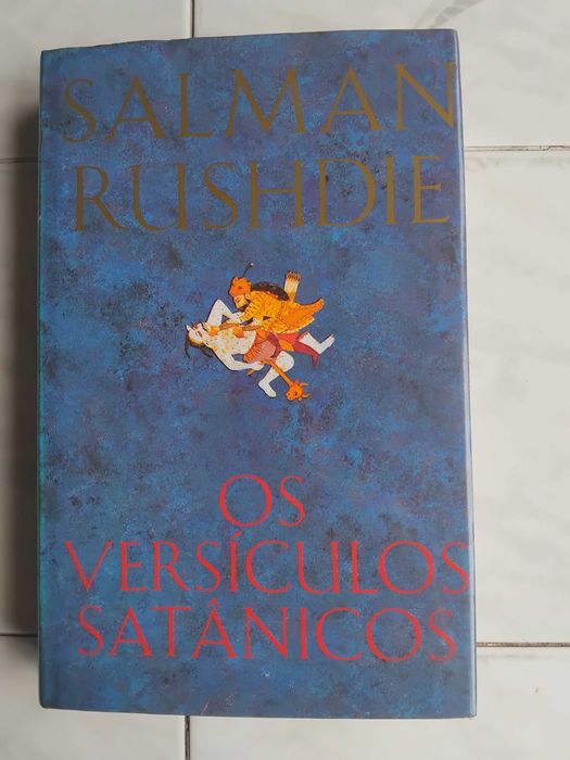 1 Livro de Literatura Internacional de Salman Rushdie: OS VERSÌCULOS SATÂNICOS