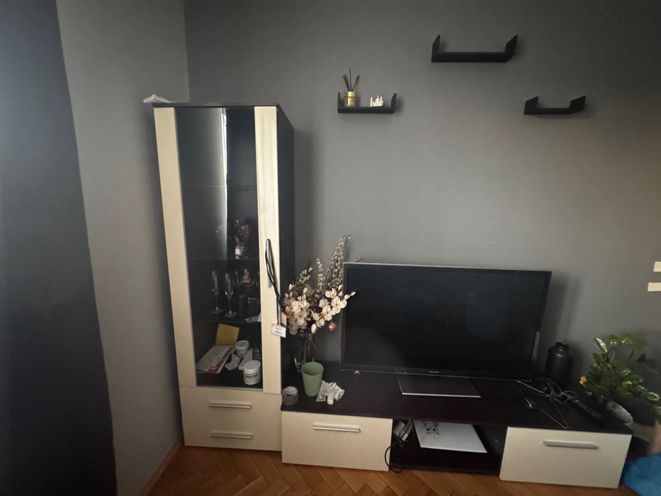 Sprzedam meblościankę do salonu w idealnym stanie. Pilnie!