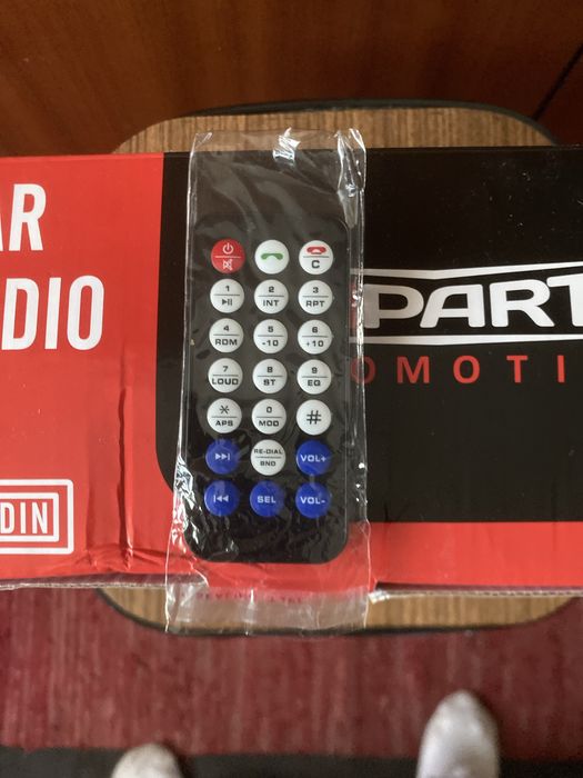 Rádio Auto EINPARTS 1 DIN com Suporte para Telemóvel - Como Novo!