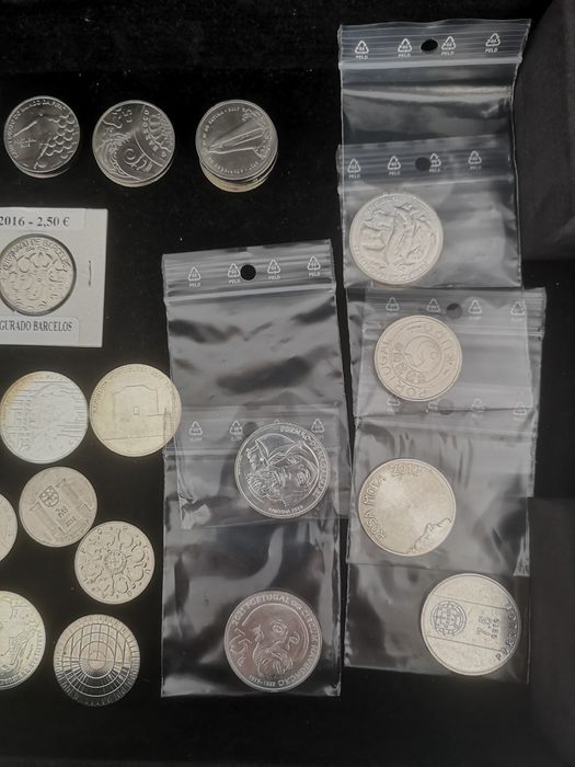 Várias moedas 2,5€ 5€ 7,5€