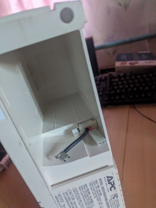 ДБЖ APC Back-UPS CS 500VA / 300W (BK500EI) — без АКБ, робочий