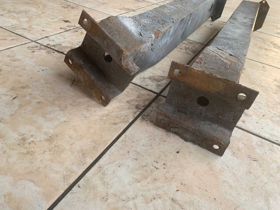 кронштейн крепления боковых габаритных огней прицепа