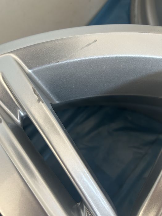 552 Felgi Aluminiowe Oryginał VW Volkswagen R 19 5x112 Bardzo Ładne
