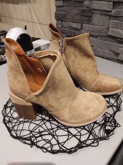 Botki beżowe wiosna