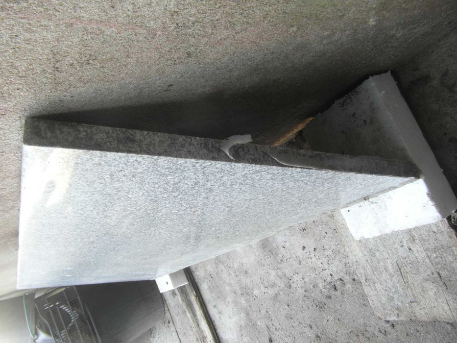 Pedra em granito 147,5 x 61 x 3 cm