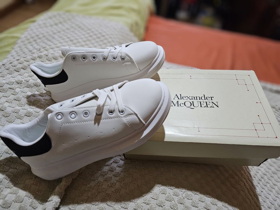 Alexander McQueen. Novas, nº 42