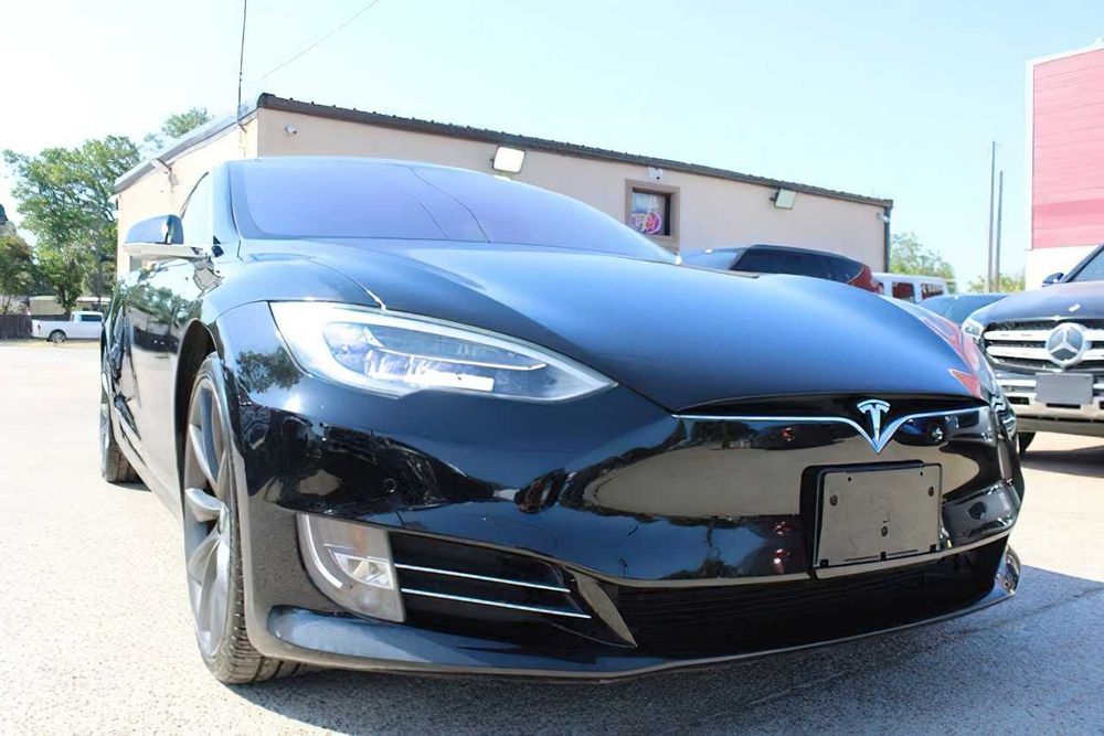 Tesla Model S P100D      2017