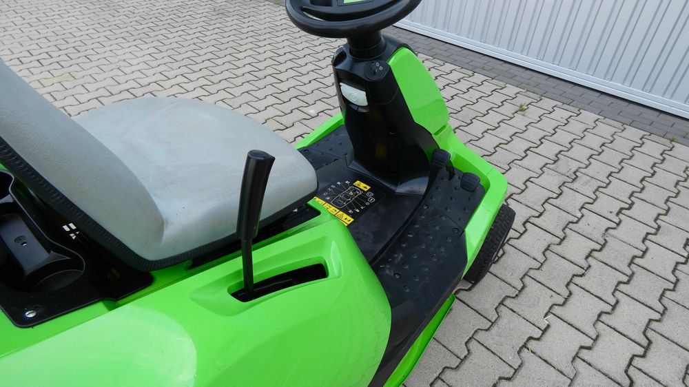 Traktor kosiarka Viking R4 MR 4082 Briggs&Stratton  (150705.4) Baras