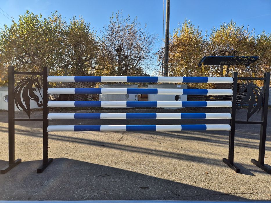 Przeszkoda dla Koni Stojaki Drągi Cavaletti Surowe Malowane Przeszkody