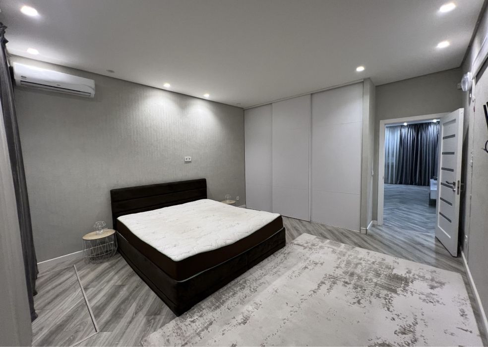 Продам велику 3-х кімнатну квартиру