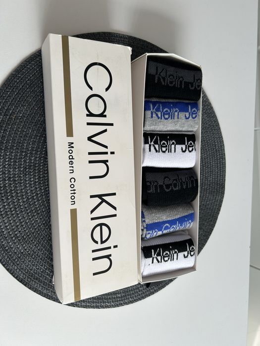 Zestaw 6 par długich skarpet w pudełku