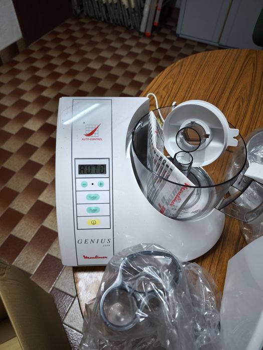 robot de cozinha Moulinex Genius 2000.