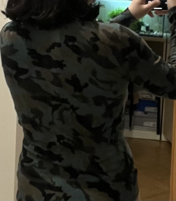 Sweterek w kolorze moro