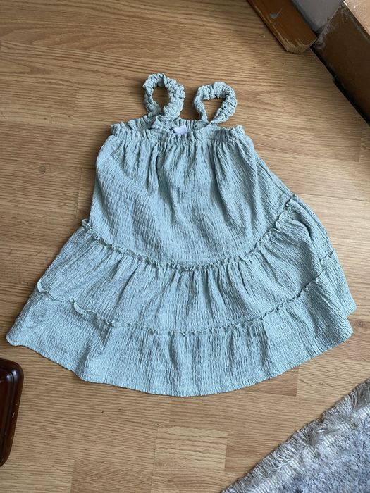 Ветровка джинси, платья на 2 р