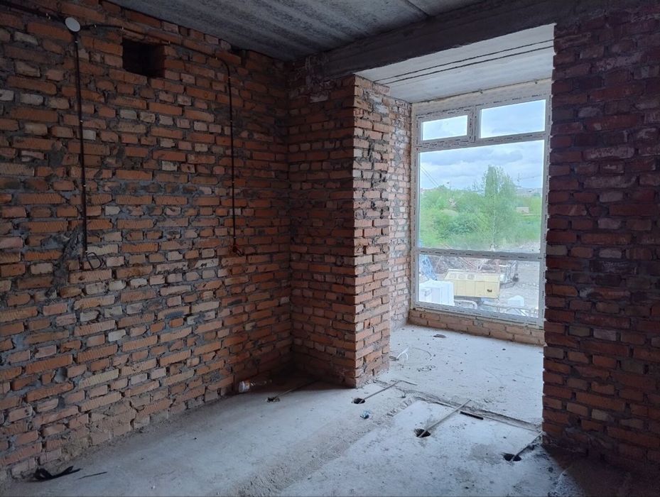 Apartment in Khmelnytskyy - More