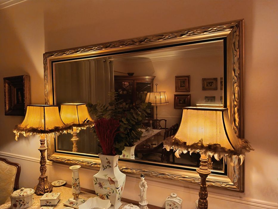 Espelho grande bisoté com madeira esculpida