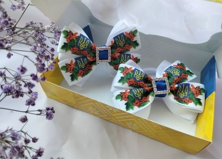 Бантики на 1 вересня, святкові, шкільні, патріотичні