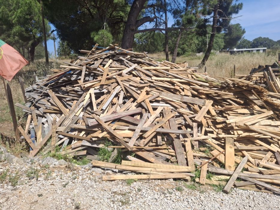 Tabuas de palete em pinho