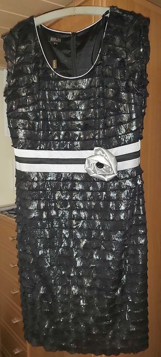 czarna wizytowa sukienka