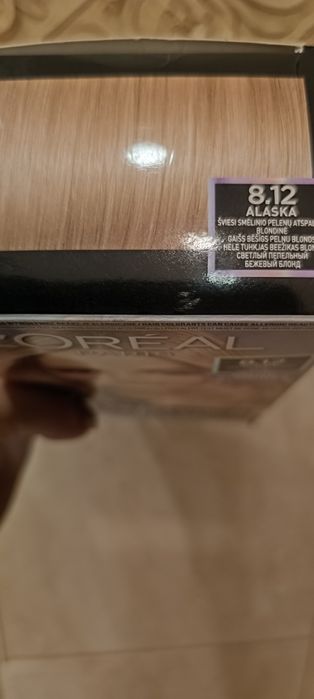 Farba do włosów Loreal Preference, 8.12.