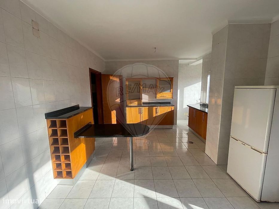 Apartamento T1 para venda — Oliveira De Azeméis, Santiago De Riba-Ul, Ul, Macinhata Da Seixa E Madail, Aveiro