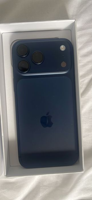 iPhone 17 Pro Max 256— Como novo, nunca ativado