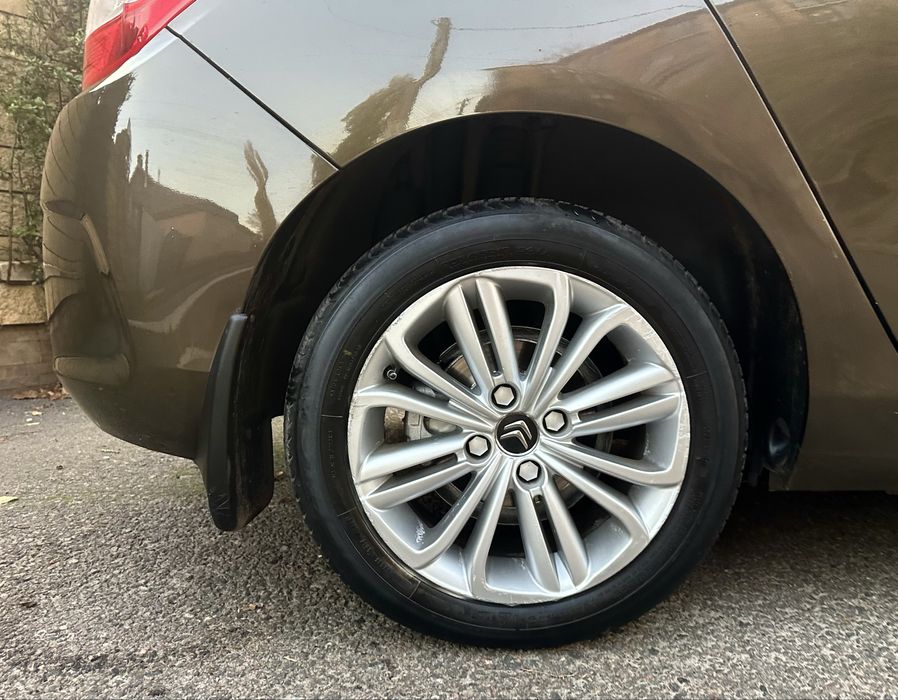 Citroen C4 Сітроен хетчбек  рестайлінг  Ситроен 1,6 дизель