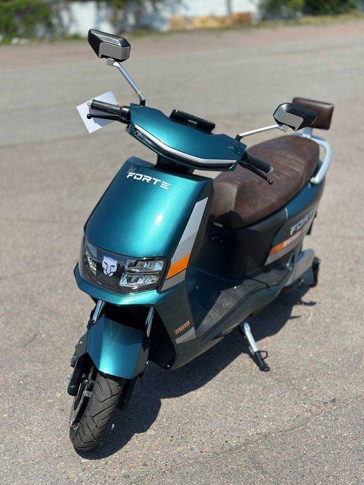 Электроскутер FORTE STRIKER