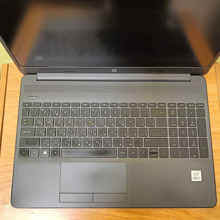 HP 15-dw1085ur (2C6R3EA) 15,6" дисплей Intel Core i5-10210U / 16 ГБ ОП / 256 ГБ SSD