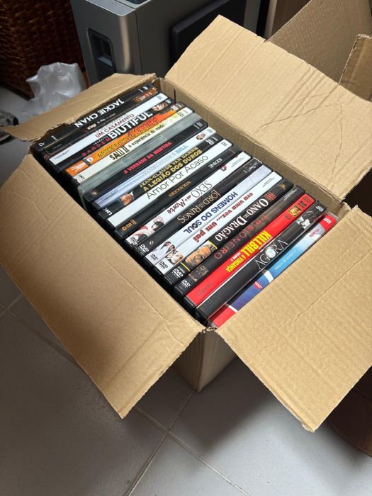 leitor dvd philips juntamente com caixa de dvd