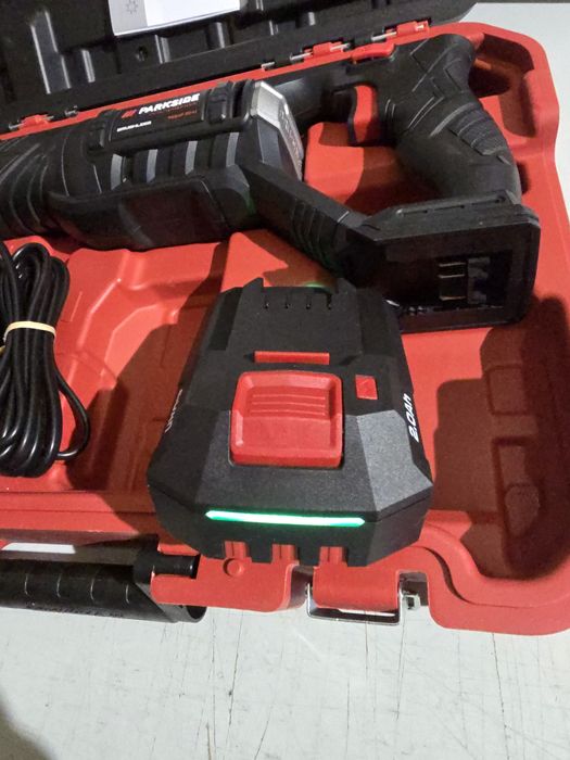 Serra sabre 20v Parkside completa