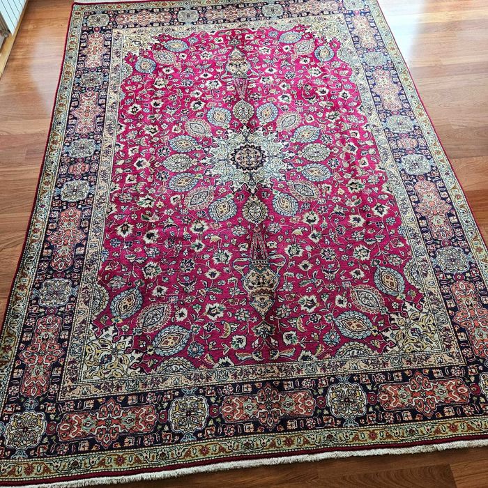 Espetacular TAPETE PERSA TABRIZ . O clássico atemporal e sempre chique