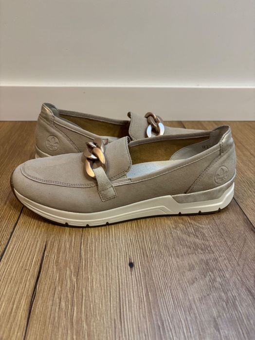 Beżowe mokasyny Rieker, rozmiar 41 – jak nowe, założone raz