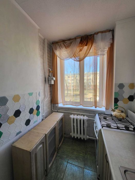 Продам 3-комн квартиру 54м2 по улице Михаила Комарова MV
