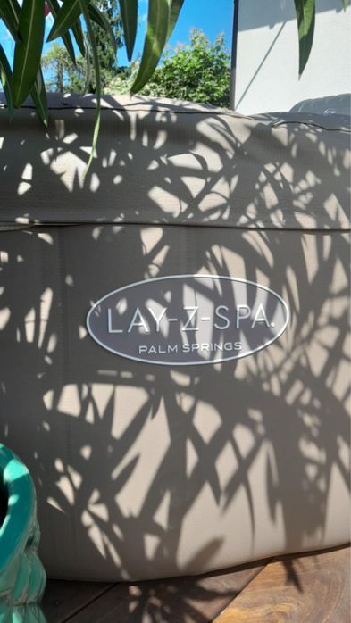 Jacuzzi lay-z-spa palm springs