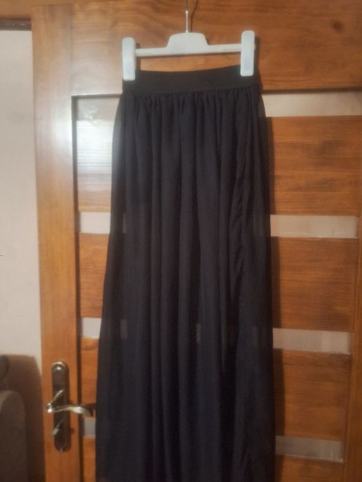 Spódmica w rozmiarze M/L,stan bardzo dobry.