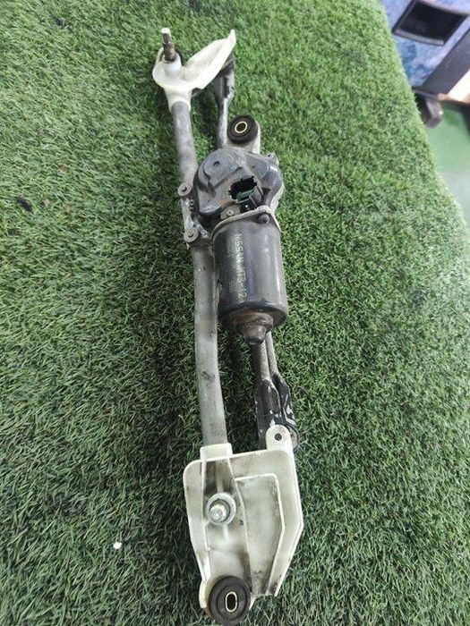 Articulação Limpa-Vidros Frontal Nissan Micra K12E
