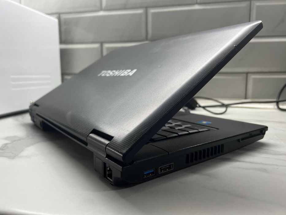 Toshiba B552/H Core i5-3340M/6Гб ОЗУ/HDD 250Гб/15.6" HD Без АКБ!