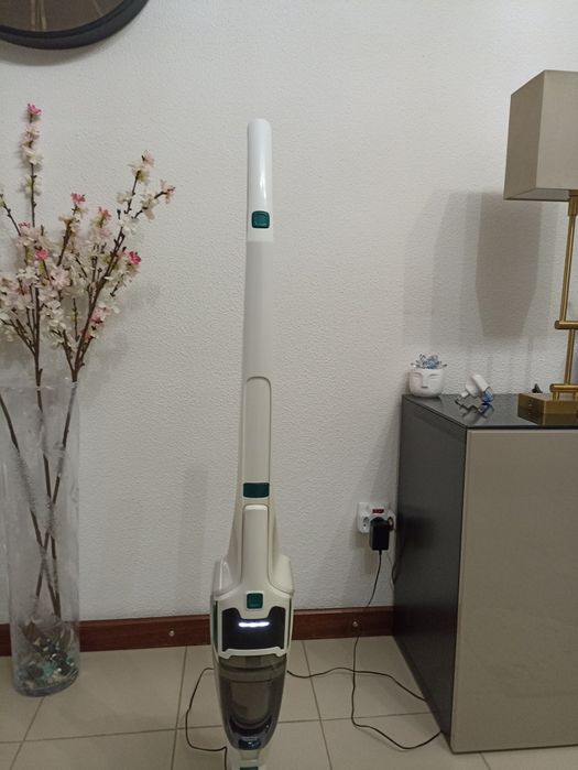 Aspirador vertical como novo 2 em 1