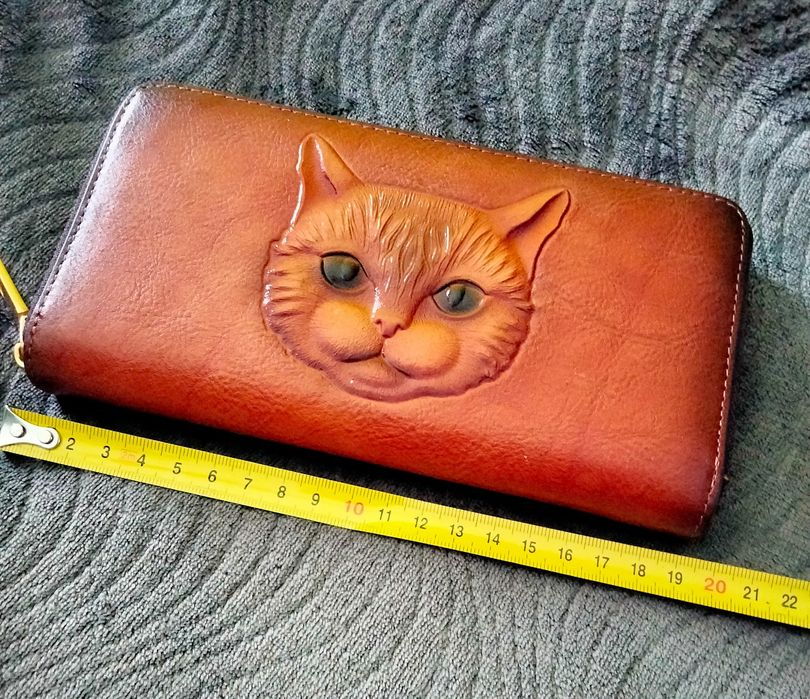 Piękny skórzany portfel damski