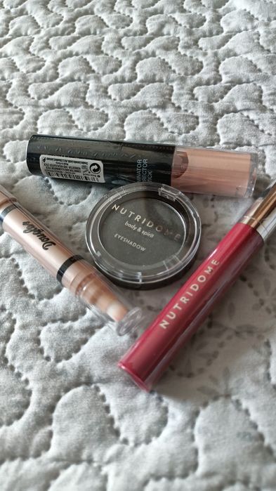 Douglas/ nutridome - kolorówka