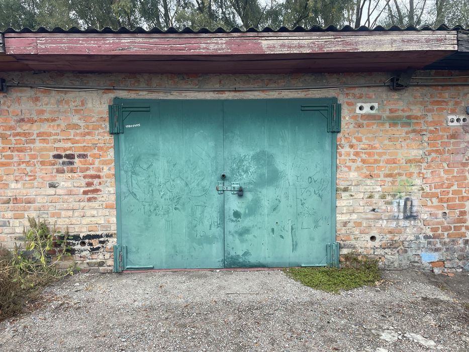 Великий гараж зі світлом! ТОРГ!