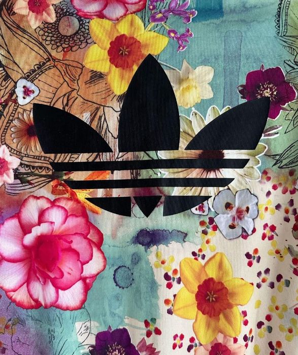 Adidas bluza na zamek z kieszeniami na zamek w kwiaty AJ8151  38 40