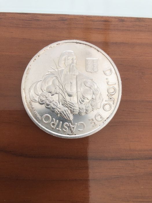 Moeda 1000 escudos em prata. 500 anos do Nascimento D. Joao Castro