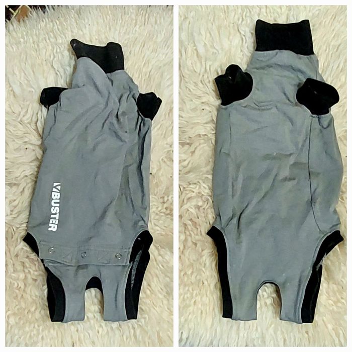 Одежда , поводки для собачек