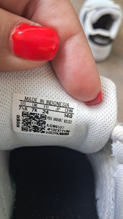 Кросівки оригінальні adidas