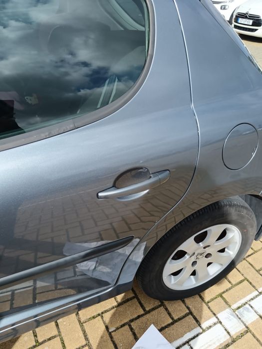 Peugeot 207 1.4i 16v poucos km